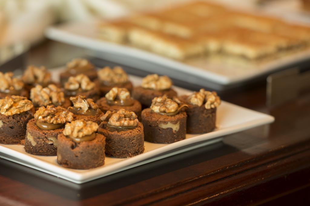 Arakur Ushuaia Resort & Spa Eksteriør billede Walnut baklava